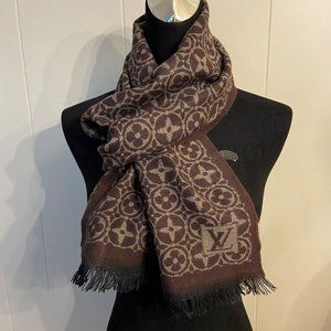 LOUIS VUITTON 100% WOOL VINTAGE SCARF / WRAP with Label AUTHENTICATION INCLUDED